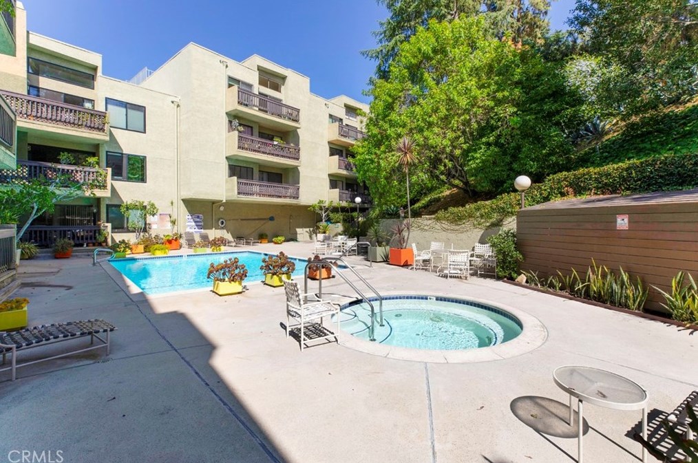 2018 Griffith Park Blvd, Los Angeles CA  90039-3563 exterior
