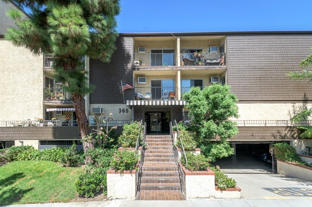 365 Burchett St #119, Glendale, CA 91203