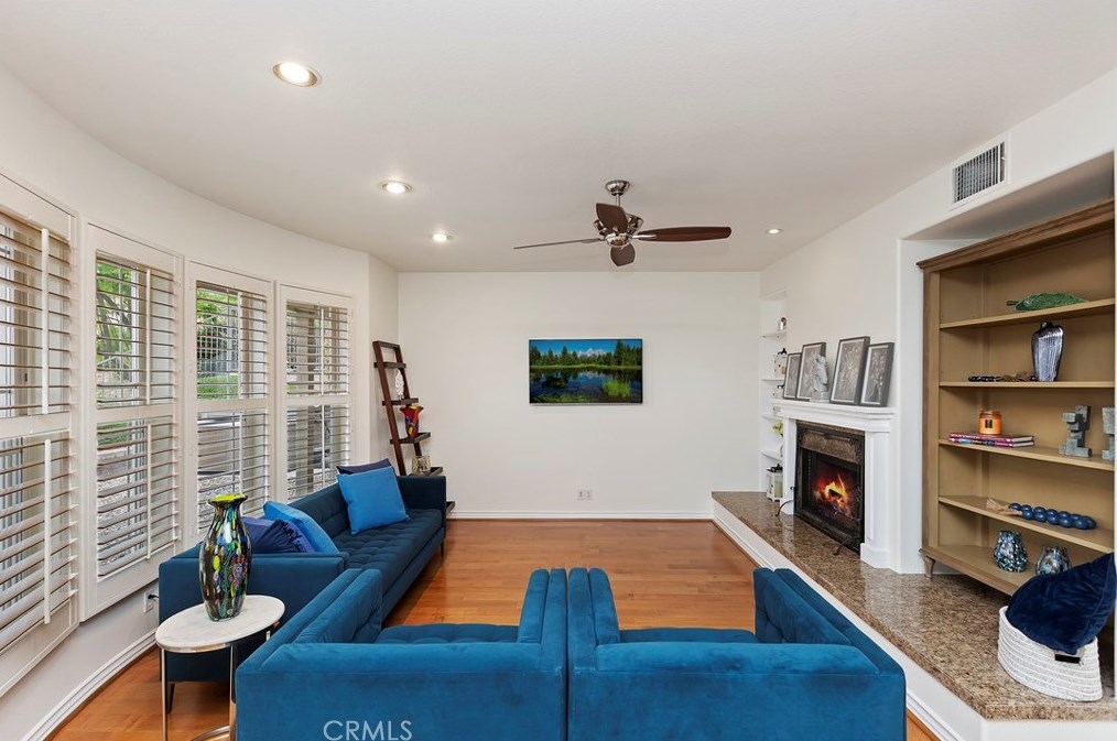 3745 N Hollingsworth Rd, Altadena, CA 91001