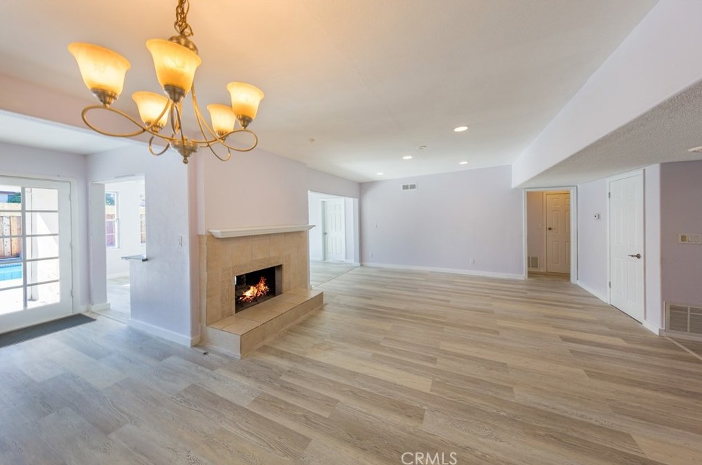 11443 Debra Ave, San Fernando, CA 91344-3737