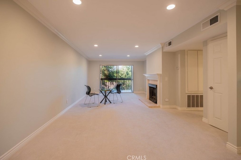 3481 Stancrest Dr #218, Glendale, CA 91208