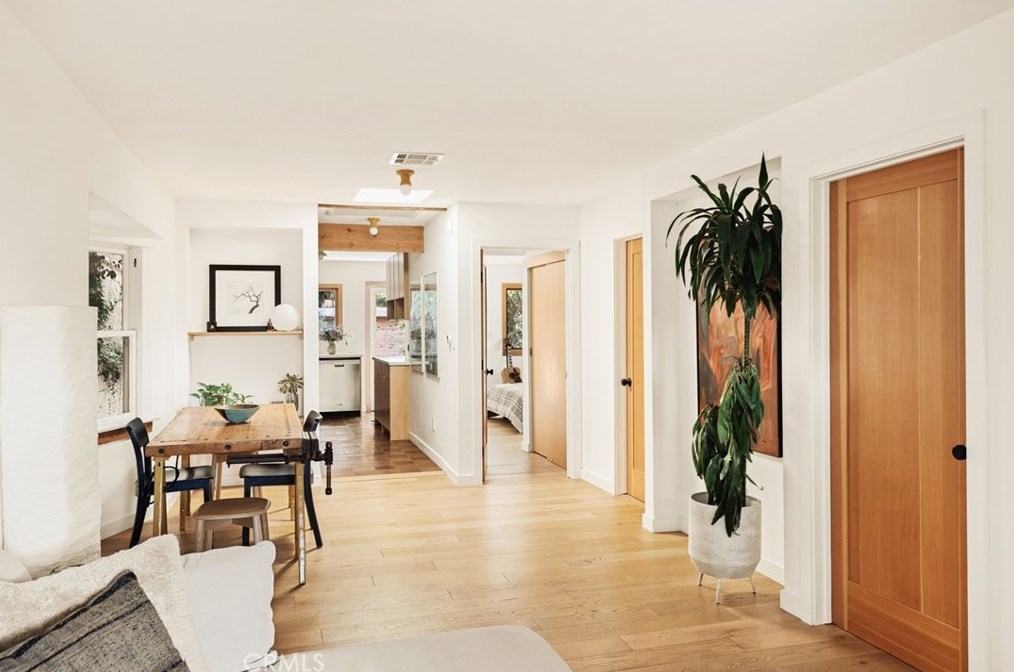 2128 Cove Ave, Los Angeles CA  90039-3917 exterior