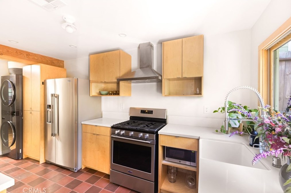 2128 Cove Ave, Los Angeles CA  90039-3917 exterior