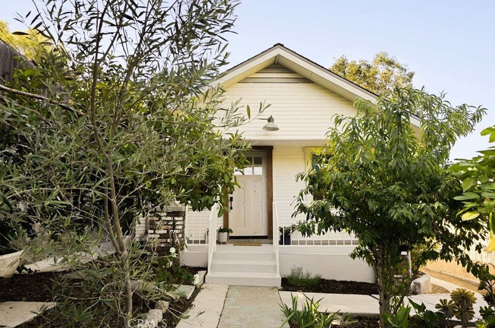 2128 Cove Ave, Los Angeles CA  90039-3917 exterior