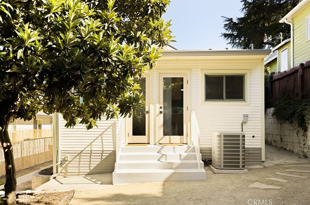 2128 Cove Ave, Los Angeles CA  90039-3917 exterior