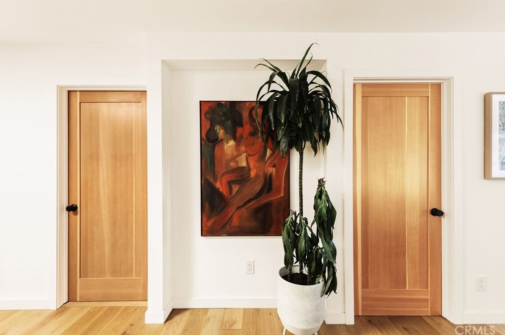 2128 Cove Ave, Los Angeles CA  90039-3917 exterior