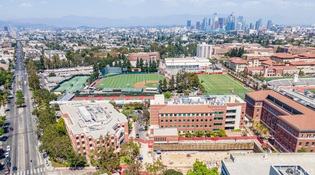 1186 37th Dr, Los Angeles CA  90007-4205 exterior