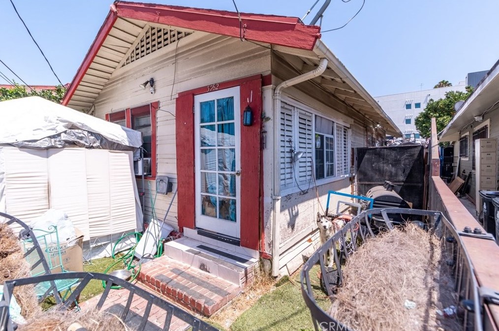 1186 37th Dr, Los Angeles CA  90007-4205 exterior