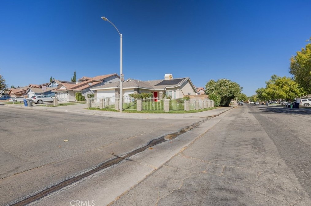 3103 Softwood Ct, Lancaster, CA 93536