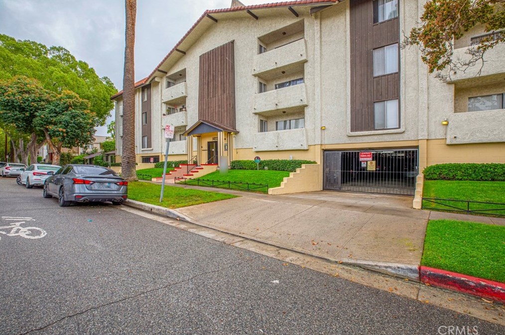 1422 Rock Glen Ave #209, Glendale, CA 91205