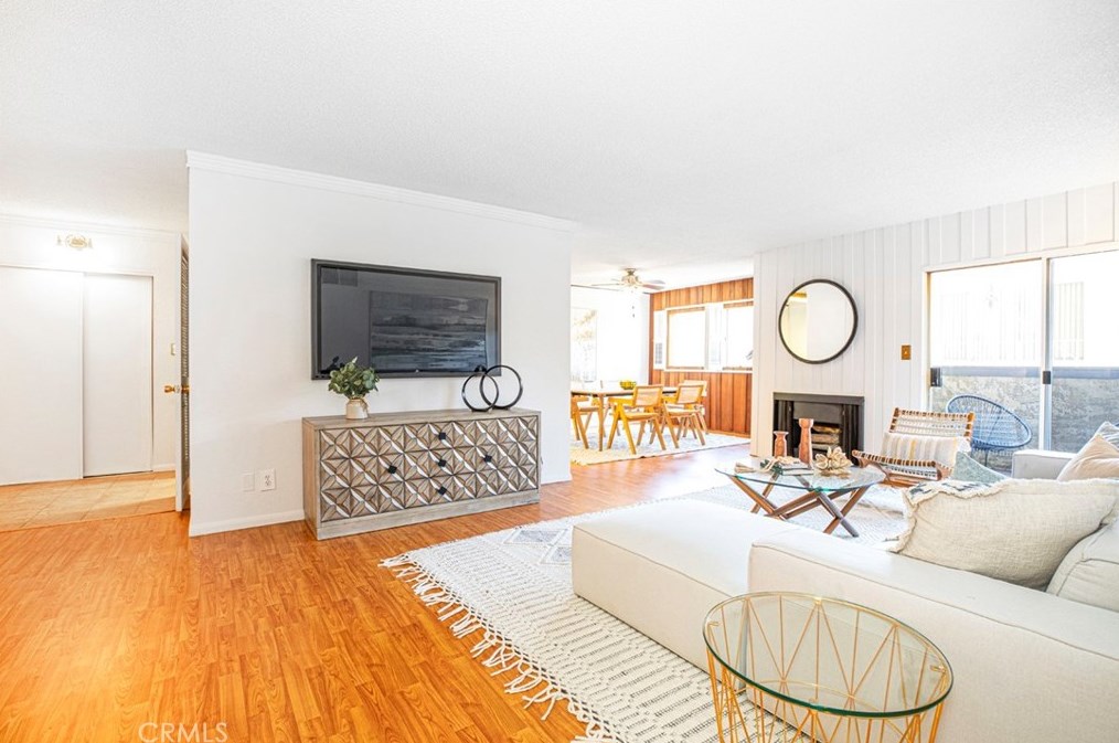 320 E Stocker St #108, Glendale, CA 91207