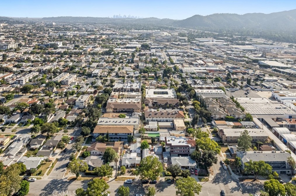 710 Milford St, Glendale CA  91203-1534 exterior