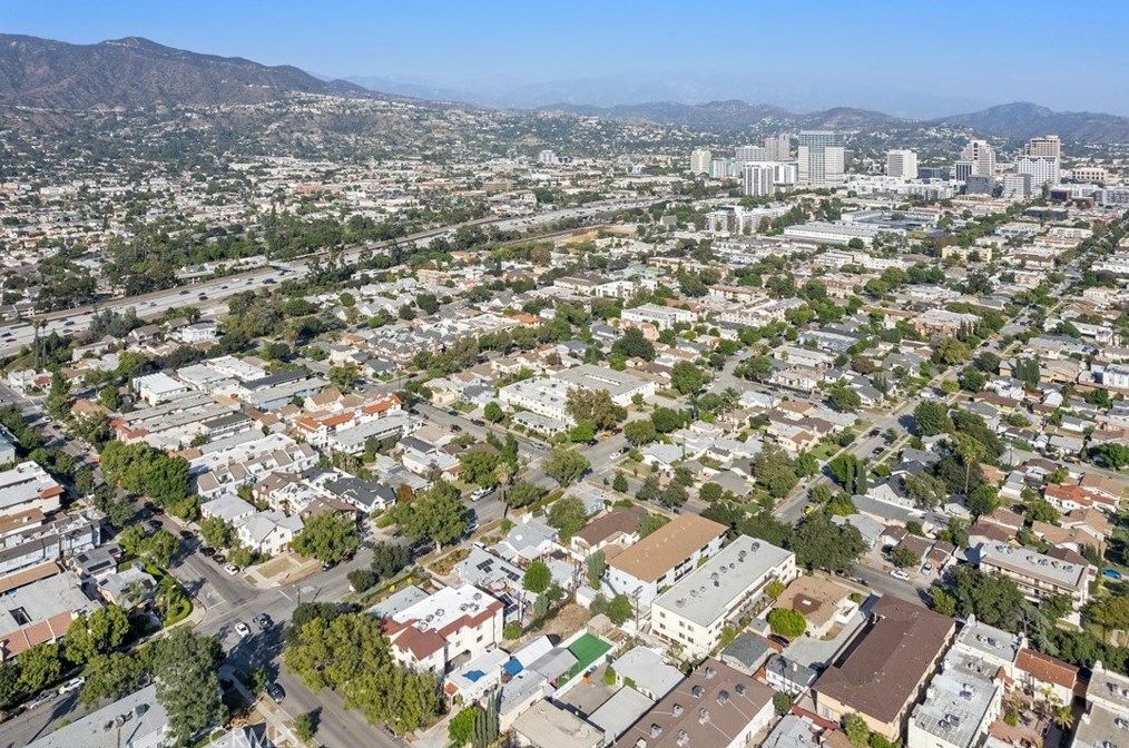 710 Milford St, Glendale CA  91203-1534 exterior