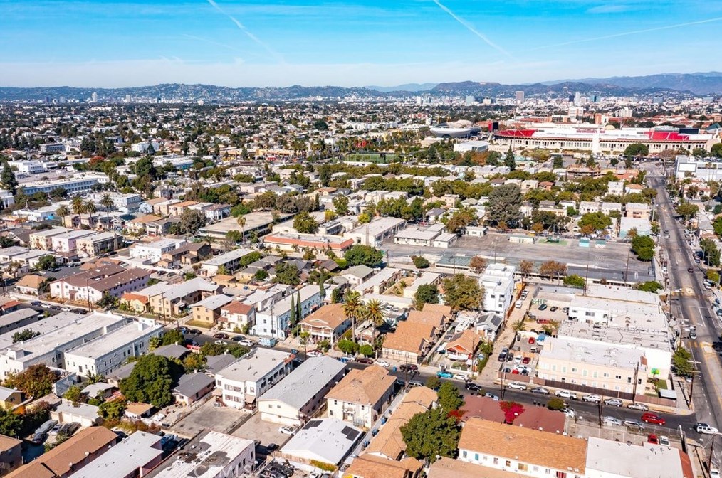 822 42nd Pl, Los Angeles, CA 90011-3016