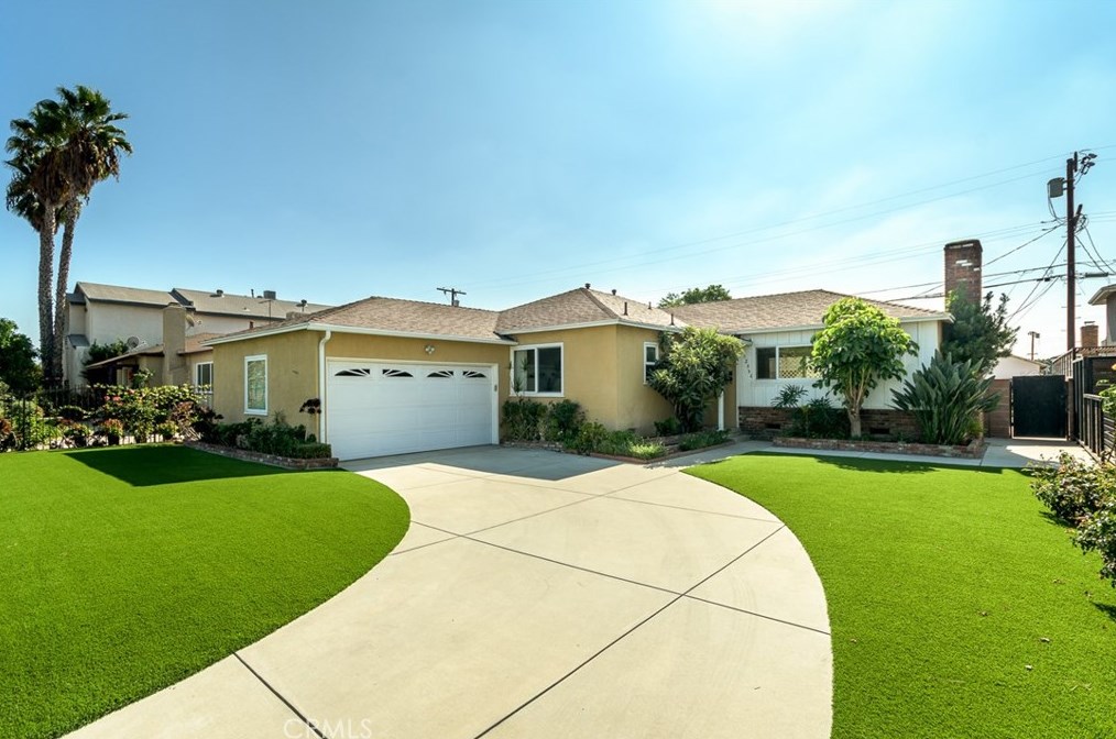 12556 Burton St, North Hollywood, CA 91605-1209
