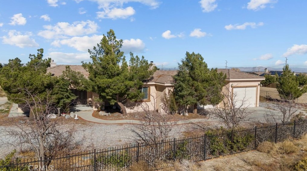 4834 Smoke Tree Rd, Phelan, CA 92371