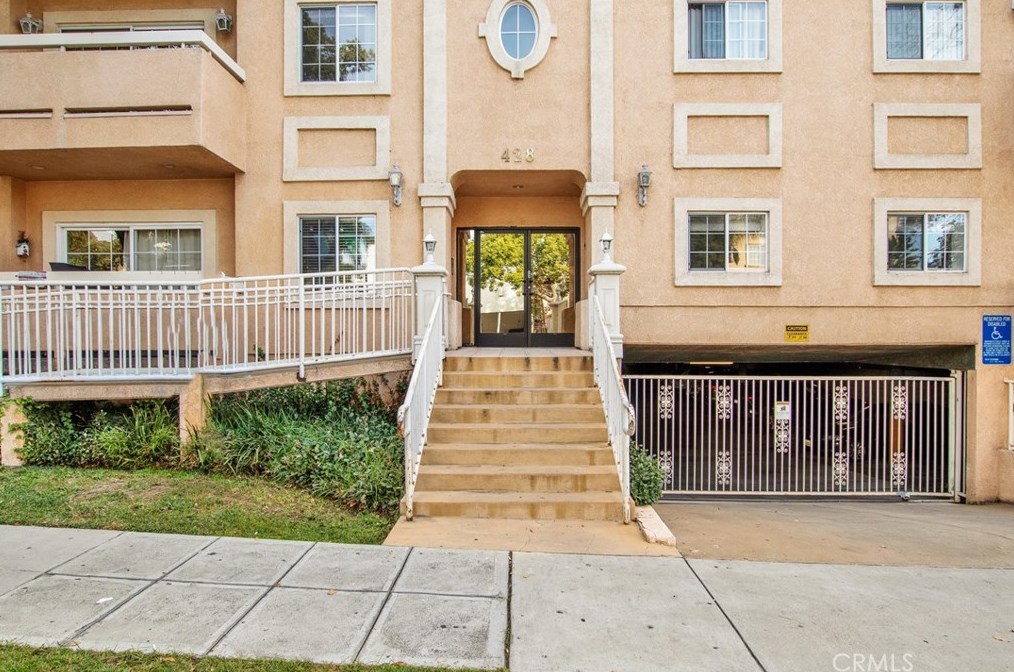 428 E Santa Anita Ave #302, Burbank, CA 91501