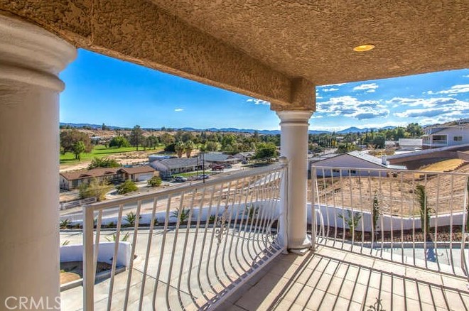 17674 Buckthorn Ave, Hesperia CA  92345-6617 exterior