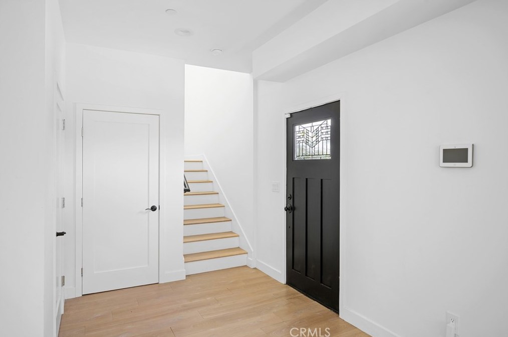 5826 Craner Ave, North Hollywood, CA 91601