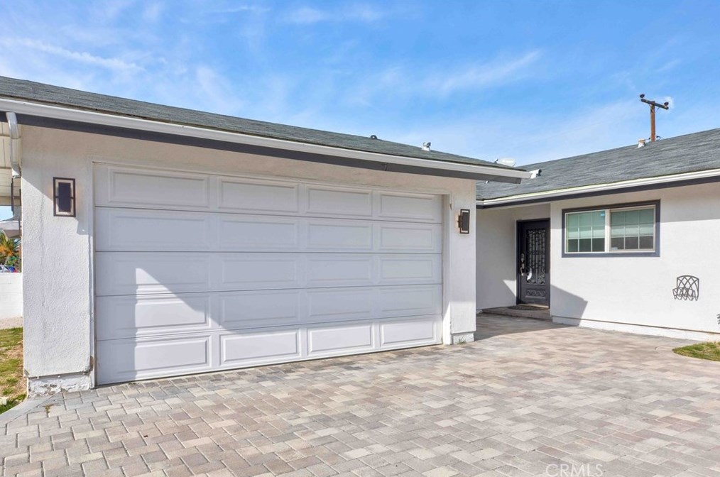 22355 Los Tigres Dr, Santa Clarita CA  91350-2335 exterior