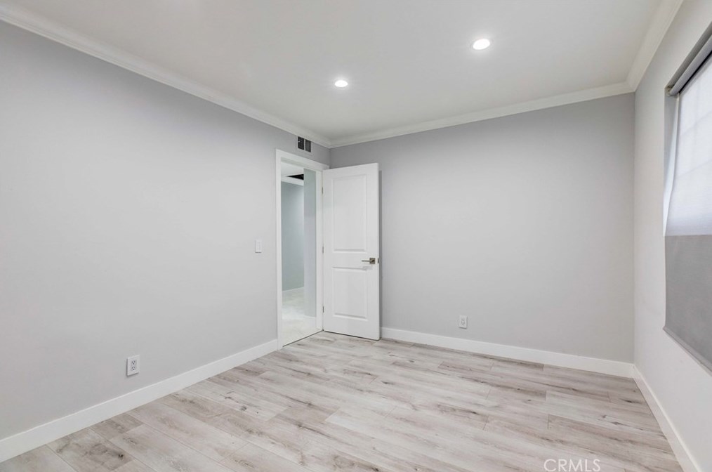 22355 Los Tigres Dr, Santa Clarita CA  91350-2335 exterior