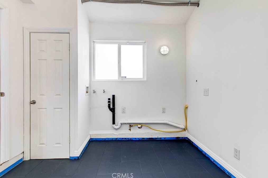 22355 Los Tigres Dr, Santa Clarita CA  91350-2335 exterior