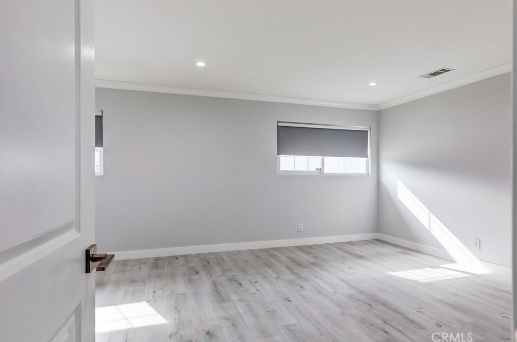 22355 Los Tigres Dr, Santa Clarita CA  91350-2335 exterior
