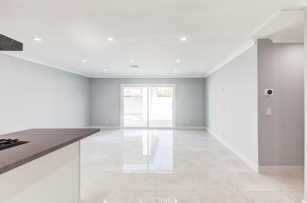 22355 Los Tigres Dr, Santa Clarita CA  91350-2335 exterior