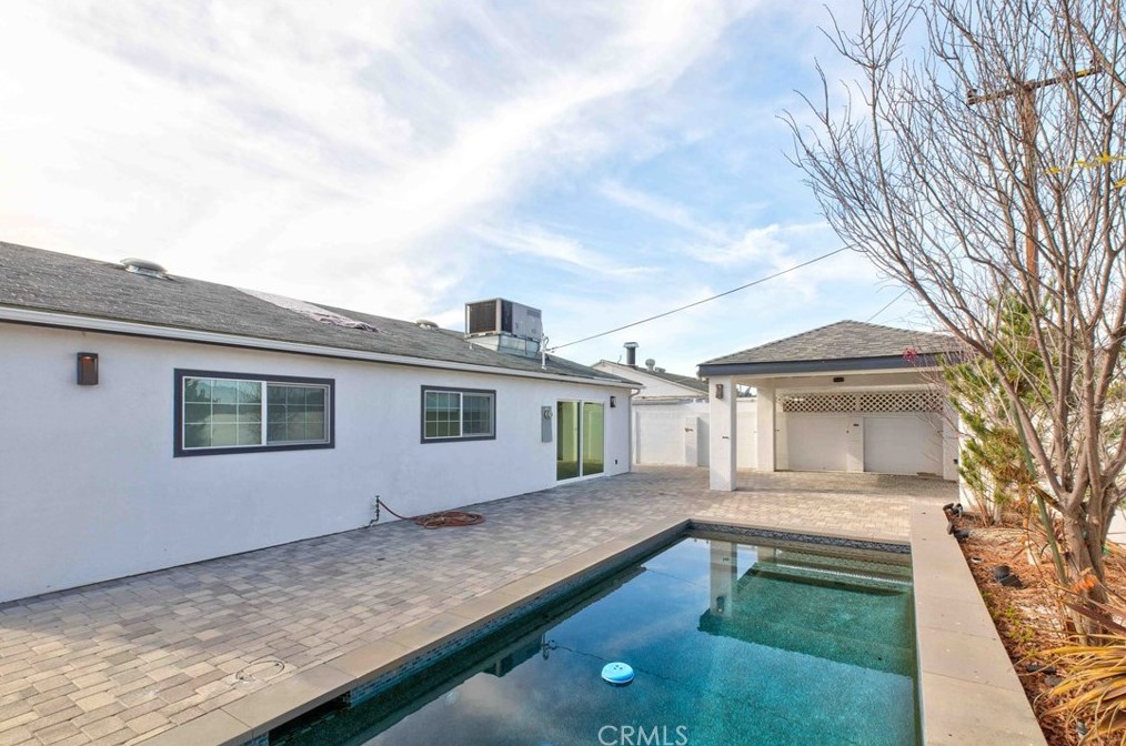 22355 Los Tigres Dr, Santa Clarita CA  91350-2335 exterior