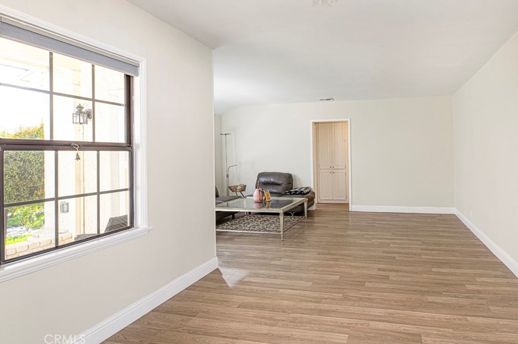 17921 Vanowen St, Los Angeles CA  91335-5637 exterior