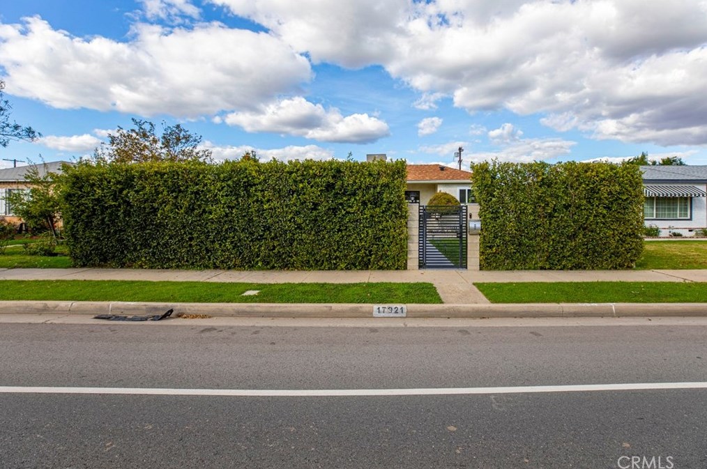 17921 Vanowen St, Los Angeles CA  91335-5637 exterior