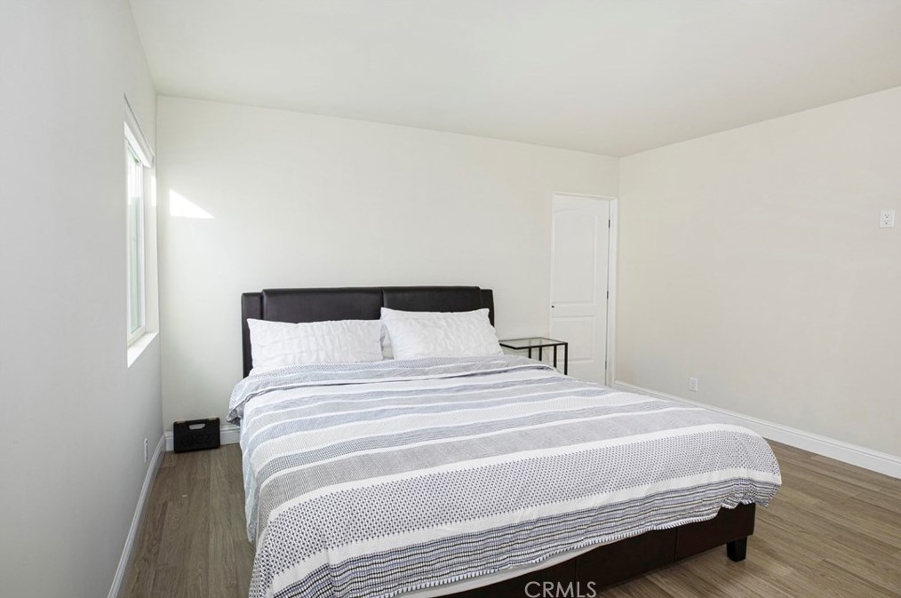17921 Vanowen St, Los Angeles CA  91335-5637 exterior