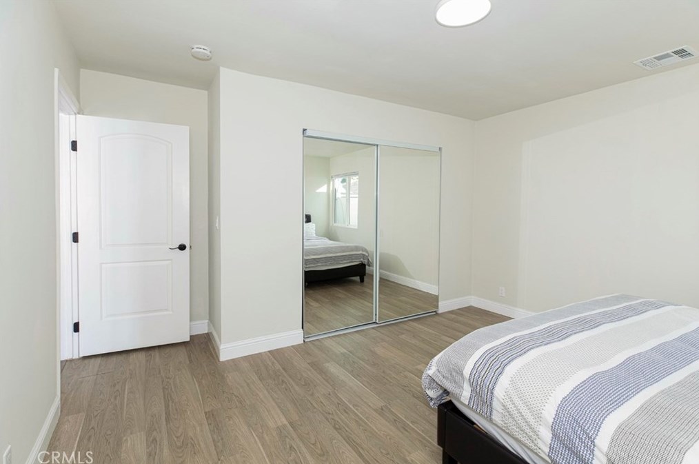 17921 Vanowen St, Los Angeles CA  91335-5637 exterior
