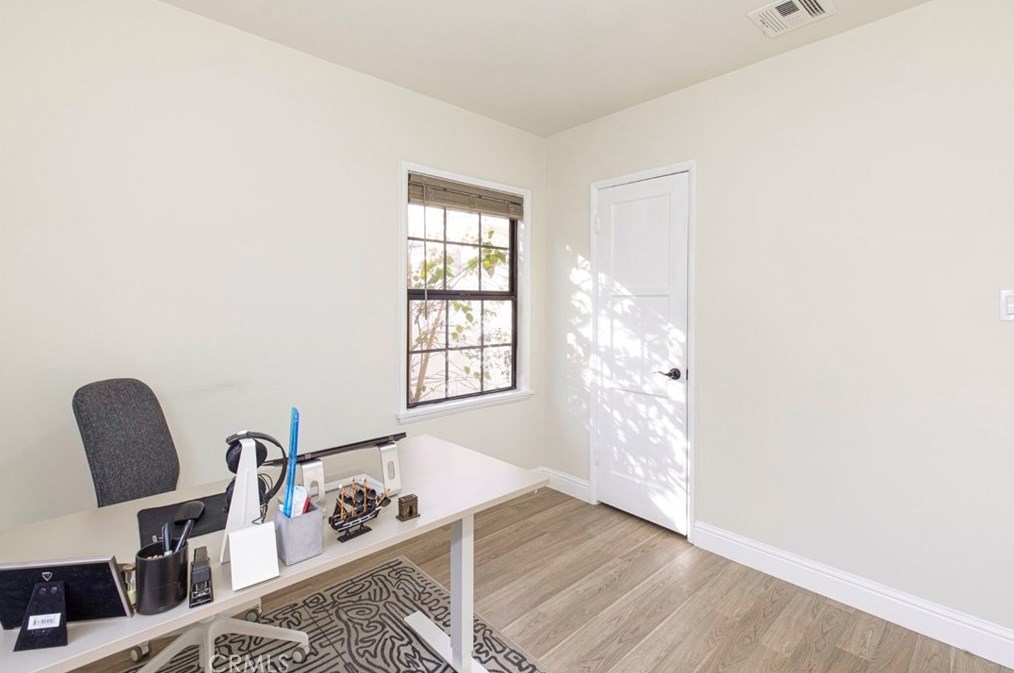 17921 Vanowen St, Los Angeles CA  91335-5637 exterior