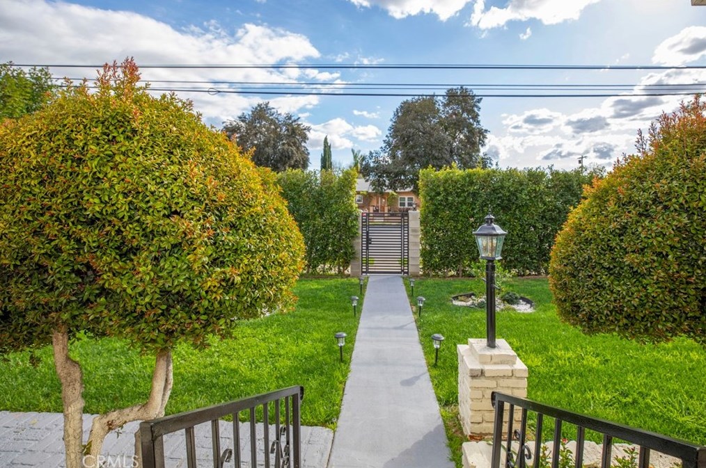17921 Vanowen St, Los Angeles CA  91335-5637 exterior