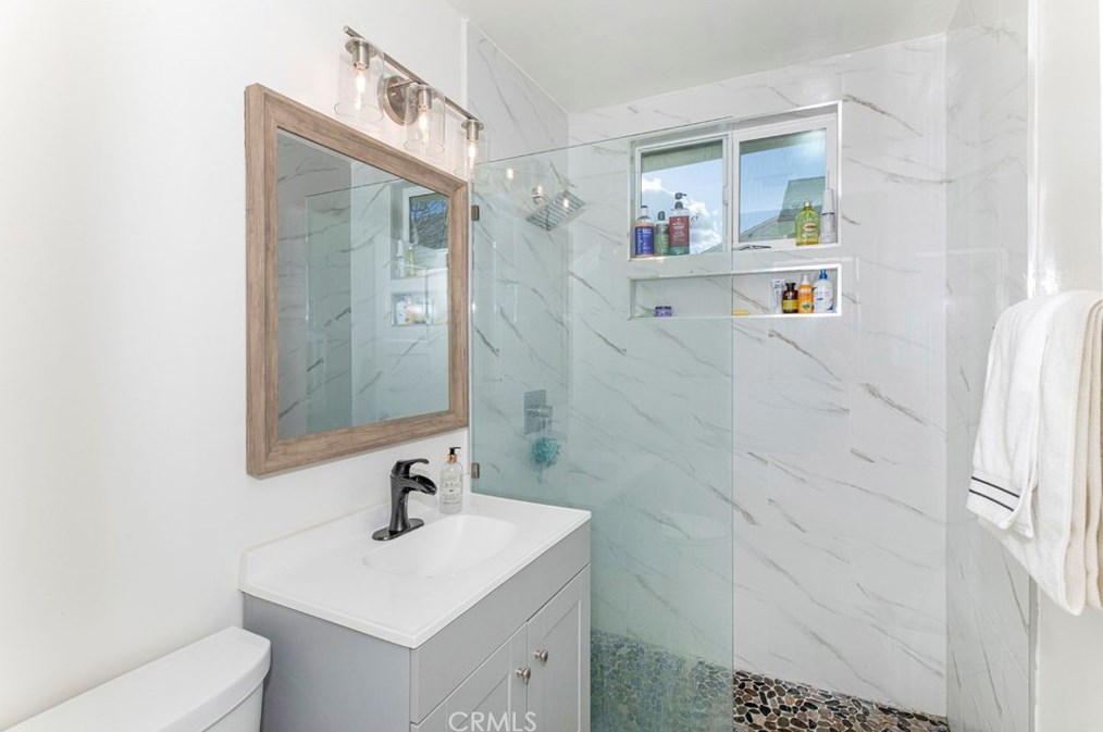 17921 Vanowen St, Los Angeles CA  91335-5637 exterior