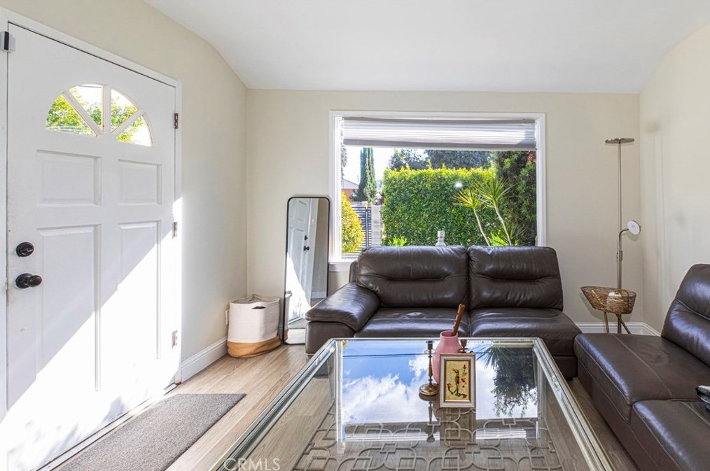 17921 Vanowen St, Los Angeles CA  91335-5637 exterior