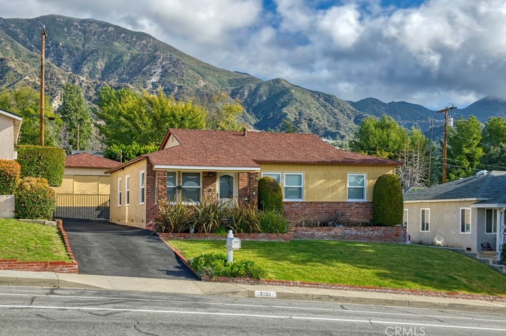 3329 Santa Carlotta St, Glendale, CA 91214