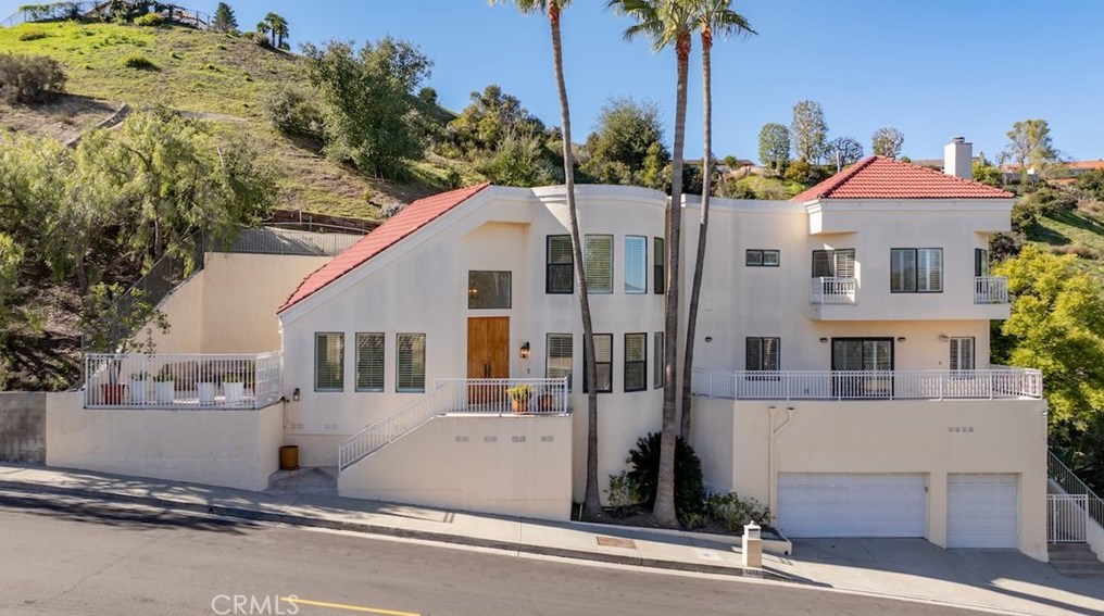 4211 Nogales Dr, Los Angeles, CA 91356-5115