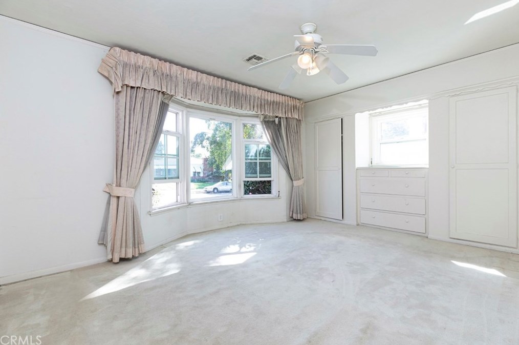 1235 Cleveland Rd, Glendale CA  91202-2005 exterior