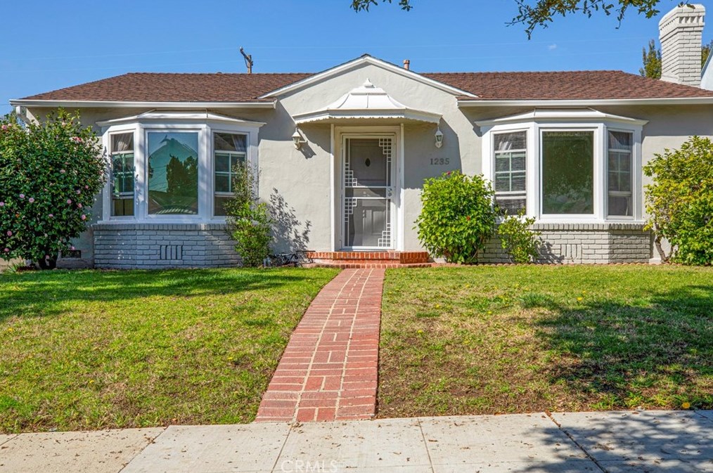1235 Cleveland Rd, Glendale CA  91202-2005 exterior