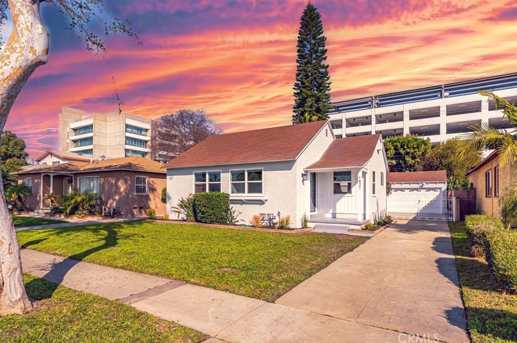 1827 122nd St, Los Angeles, CA 90059-3032