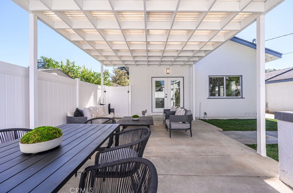 17239 Lemay St, Van Nuys CA  91406-5431 exterior