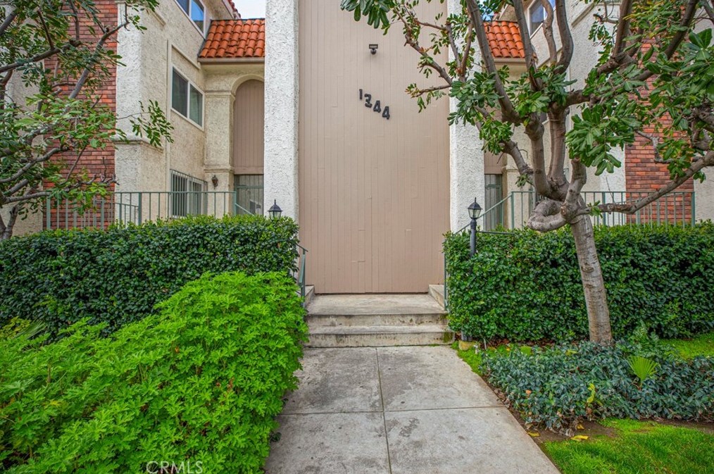 1344 5th St, Glendale CA  91201-1945 exterior