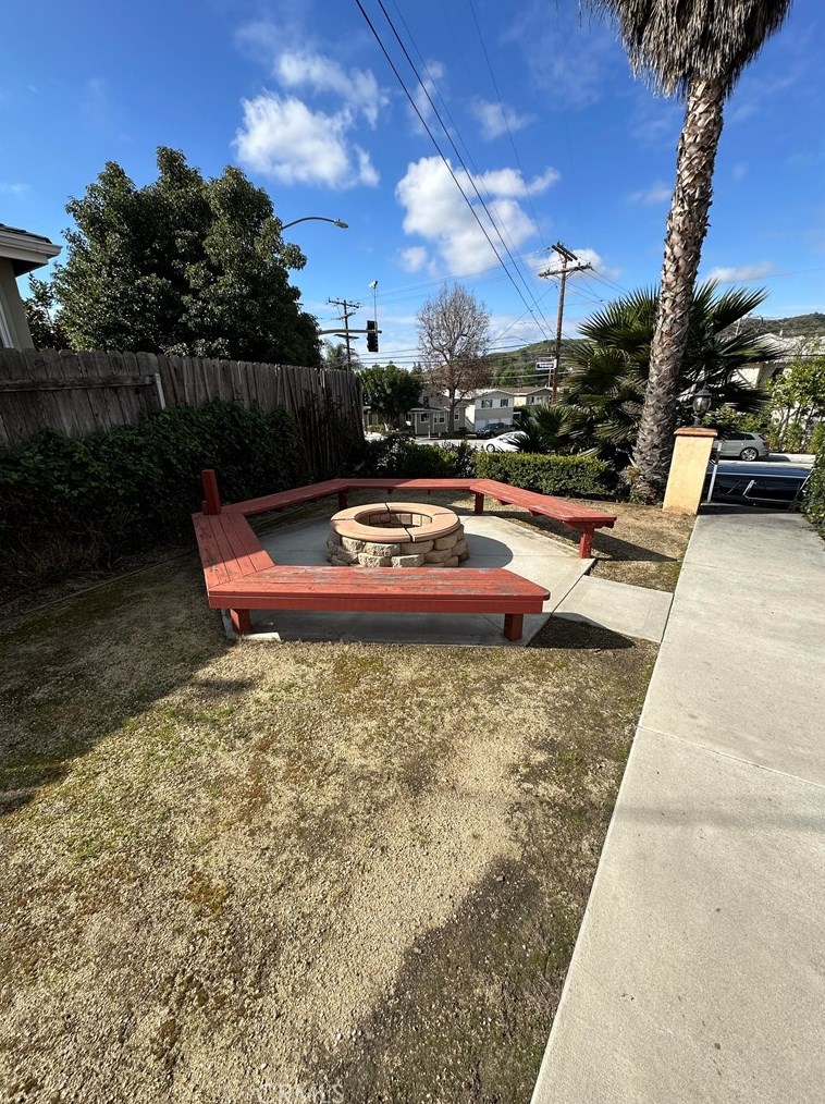 2104 Verdugo Rd, Glendale CA  91208-2551 exterior