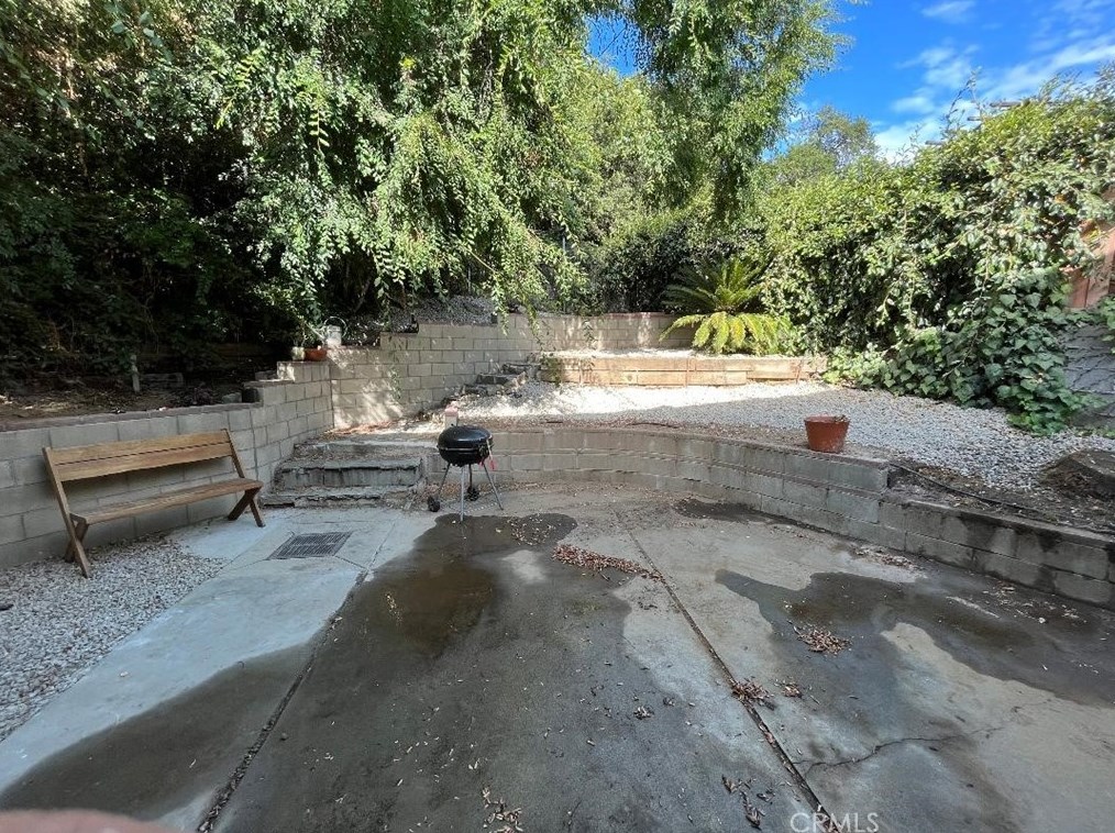 2104 Verdugo Rd, Glendale CA  91208-2528 exterior
