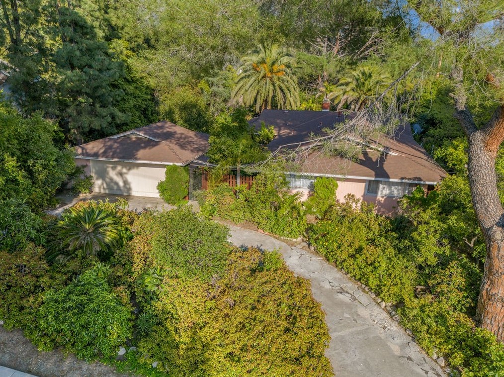4948 Ocean View Blvd, La Canada, CA 91011-1236