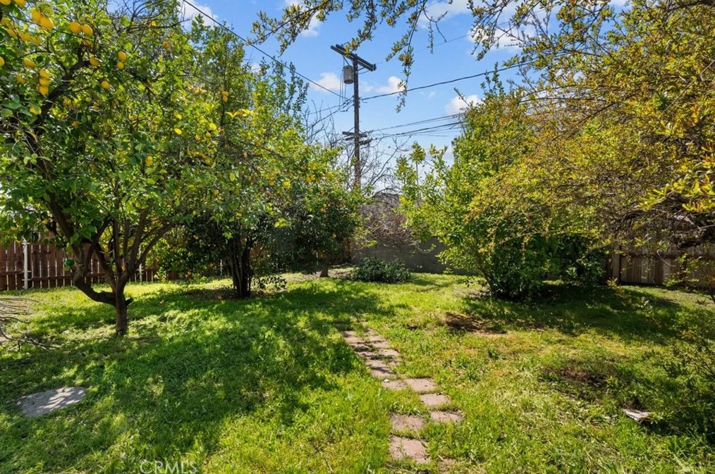 1233 Wesley Ave, Pasadena CA  91104-2640 exterior