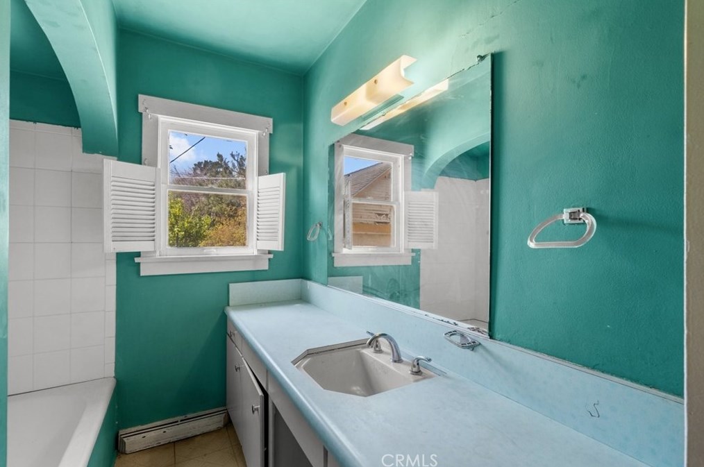 1233 Wesley Ave, Pasadena CA  91104-2640 exterior