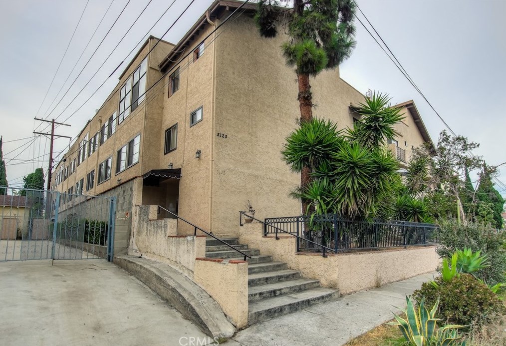 5125 Harold Way #303, Los Angeles, CA 90027